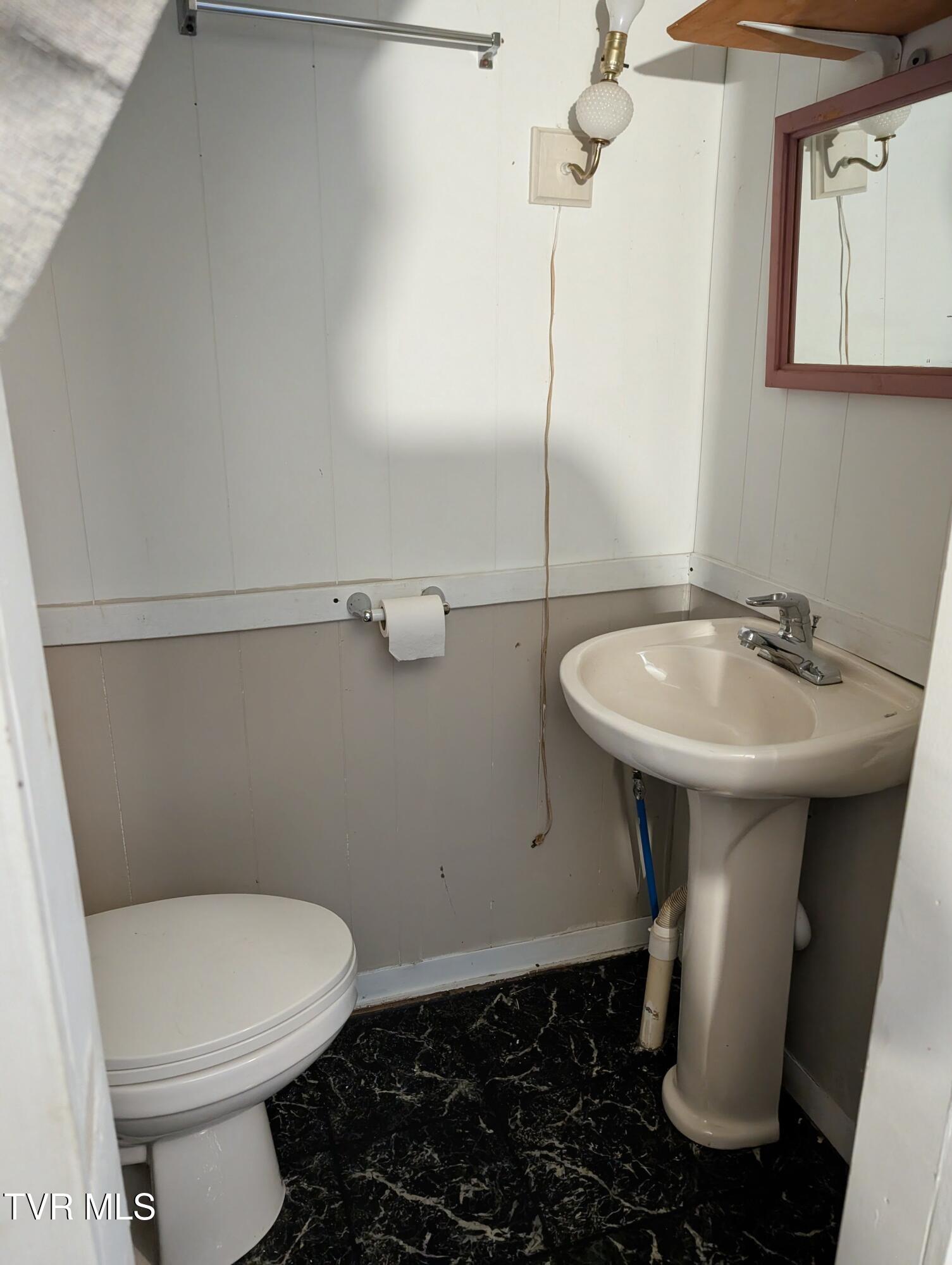 10696 Horton Ford Road Eidson, TN 37731 - Photo 19 of 44 PXL_20250821_235604343~2