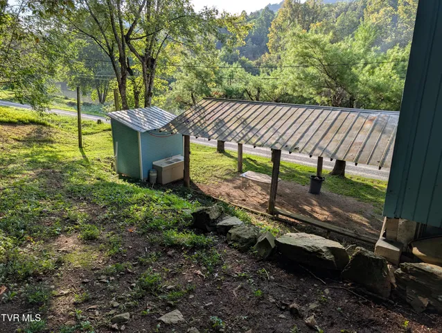 $325,000 | 10696 Horton Ford Road, Eidson, TN 37731