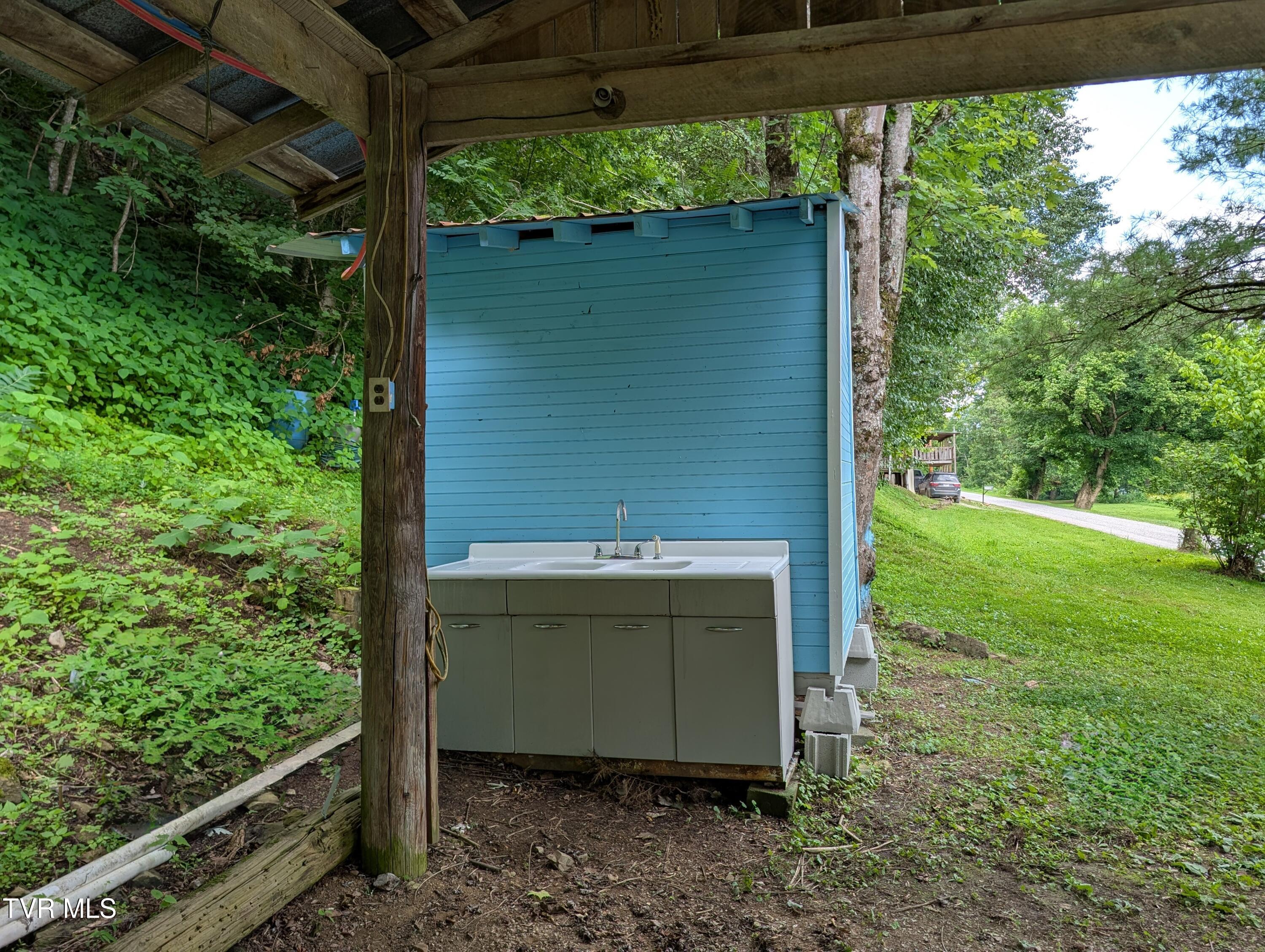 10696 Horton Ford Road Eidson, TN 37731 - Photo 22 of 44 PXL_20250614_172945031~2