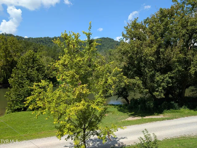 $325,000 | 10696 Horton Ford Road, Eidson, TN 37731