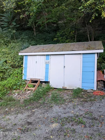 $325,000 | 10696 Horton Ford Road, Eidson, TN 37731