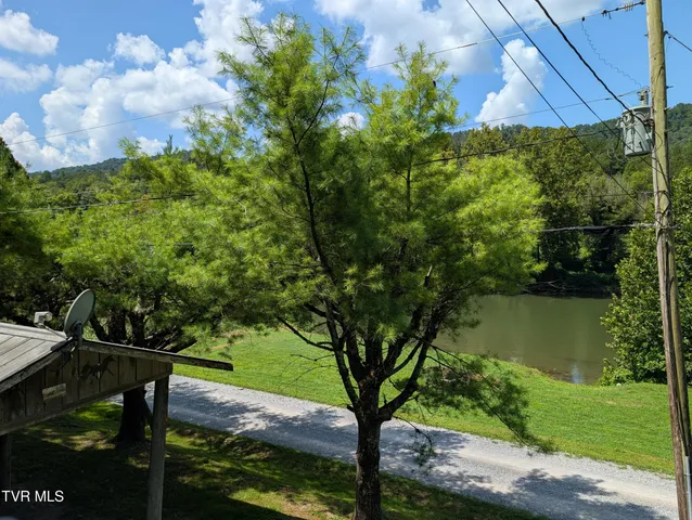 $325,000 | 10696 Horton Ford Road, Eidson, TN 37731