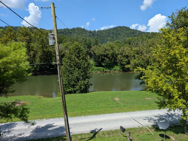 $325,000 | 10696 Horton Ford Road, Eidson, TN 37731