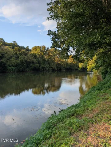 $325,000 | 10696 Horton Ford Road, Eidson, TN 37731