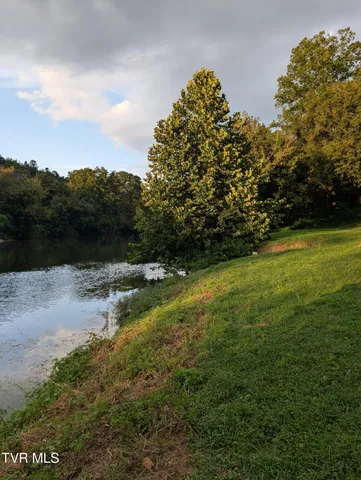 $325,000 | 10696 Horton Ford Road, Eidson, TN 37731