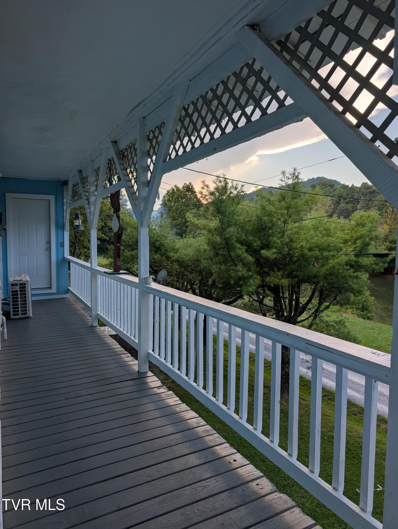 10696 Horton Ford Road Eidson, TN 37731 - Photo 6 of 44 PXL_20250822_223537363