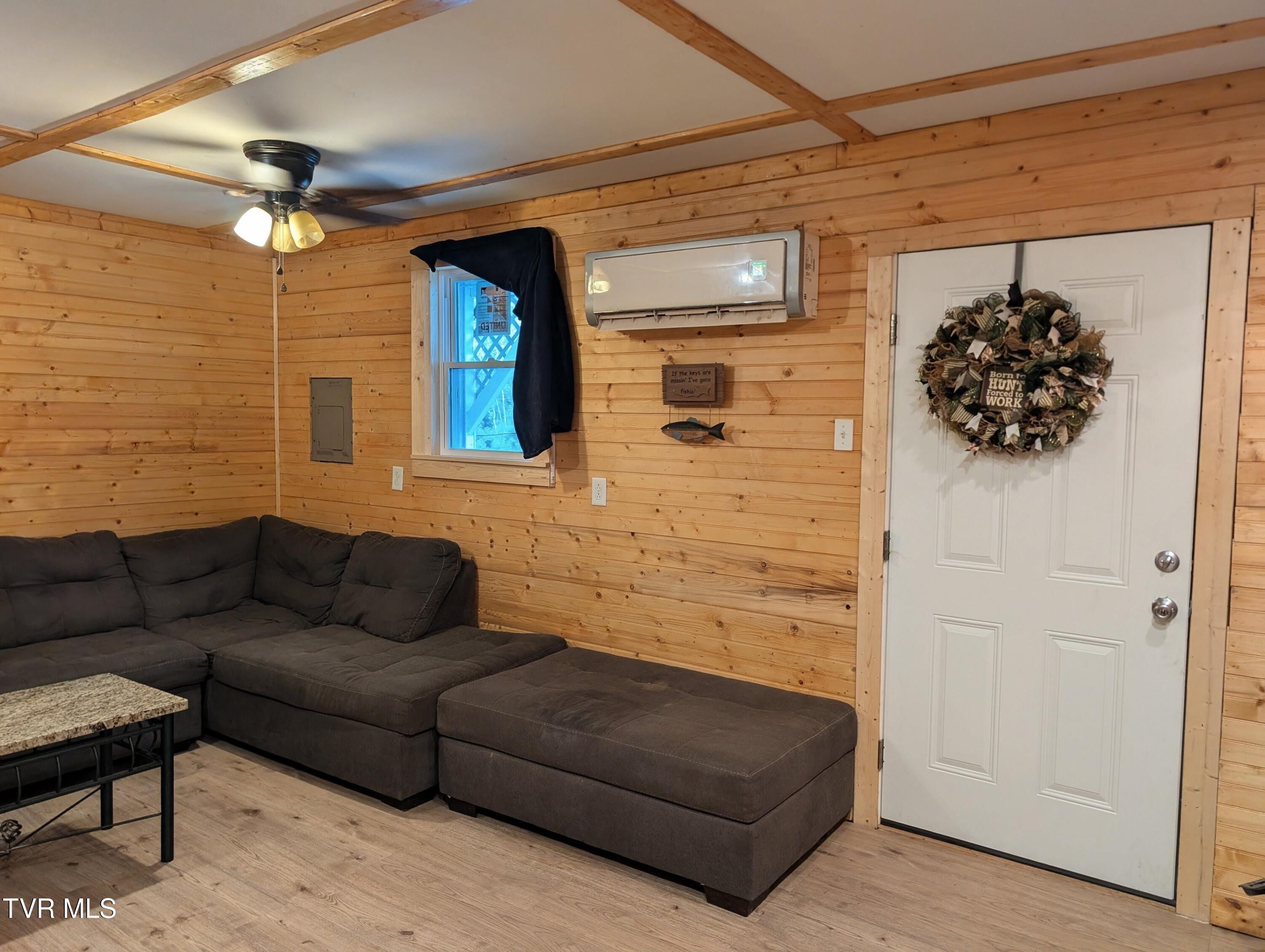 10696 Horton Ford Road Eidson, TN 37731 - Photo 8 of 44 PXL_20250822_225114683~2