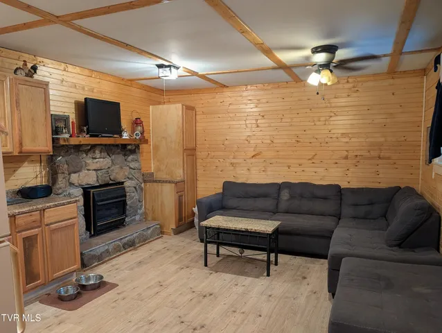 $325,000 | 10696 Horton Ford Road, Eidson, TN 37731