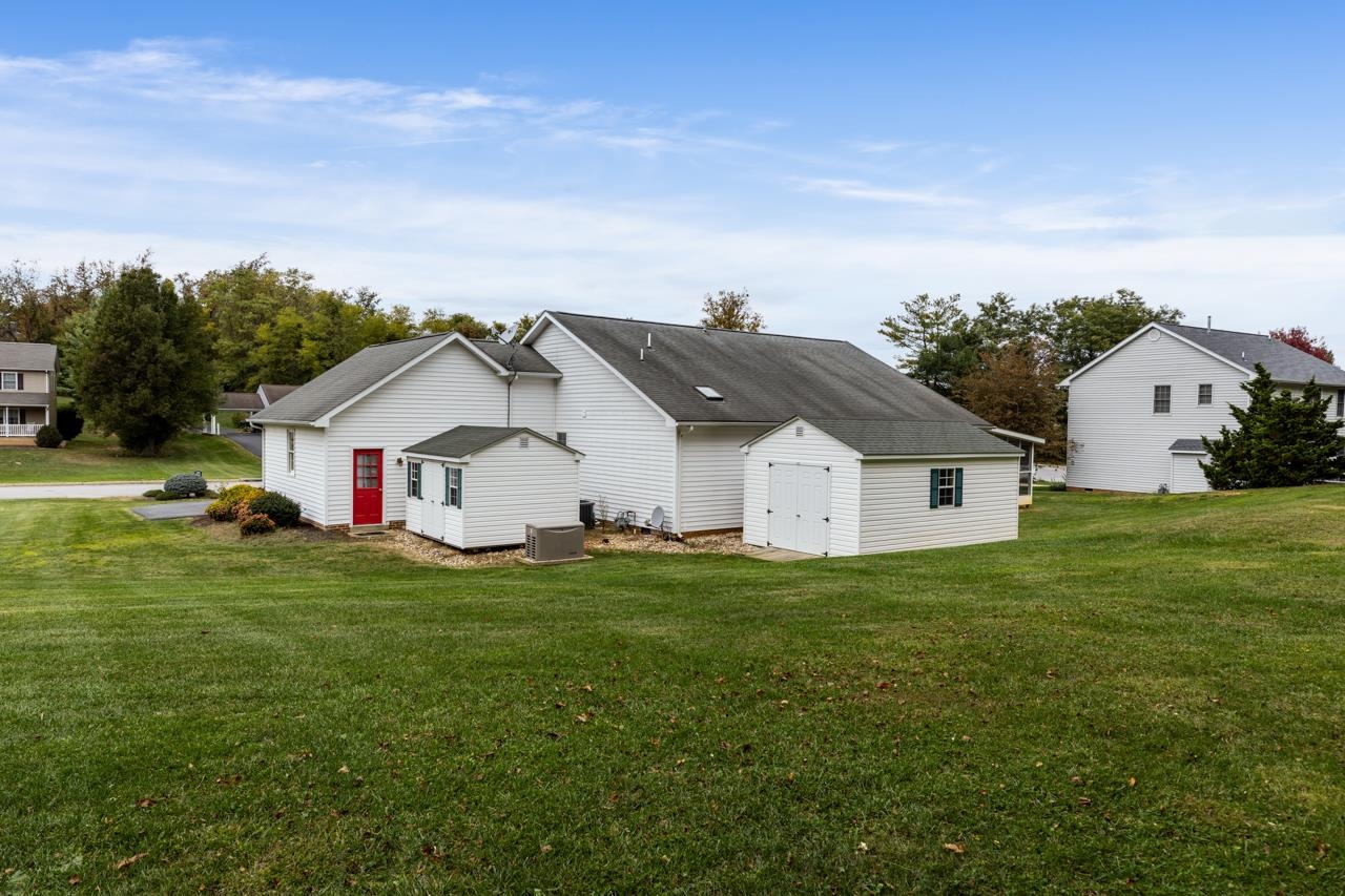 1835 Harvard Road Waynesboro, VA 22980 - Photo 11 of 41 Gallery Image 11