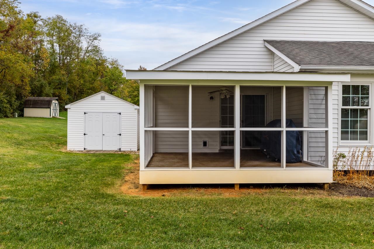 1835 Harvard Road Waynesboro, VA 22980 - Photo 15 of 41 Gallery Image 15
