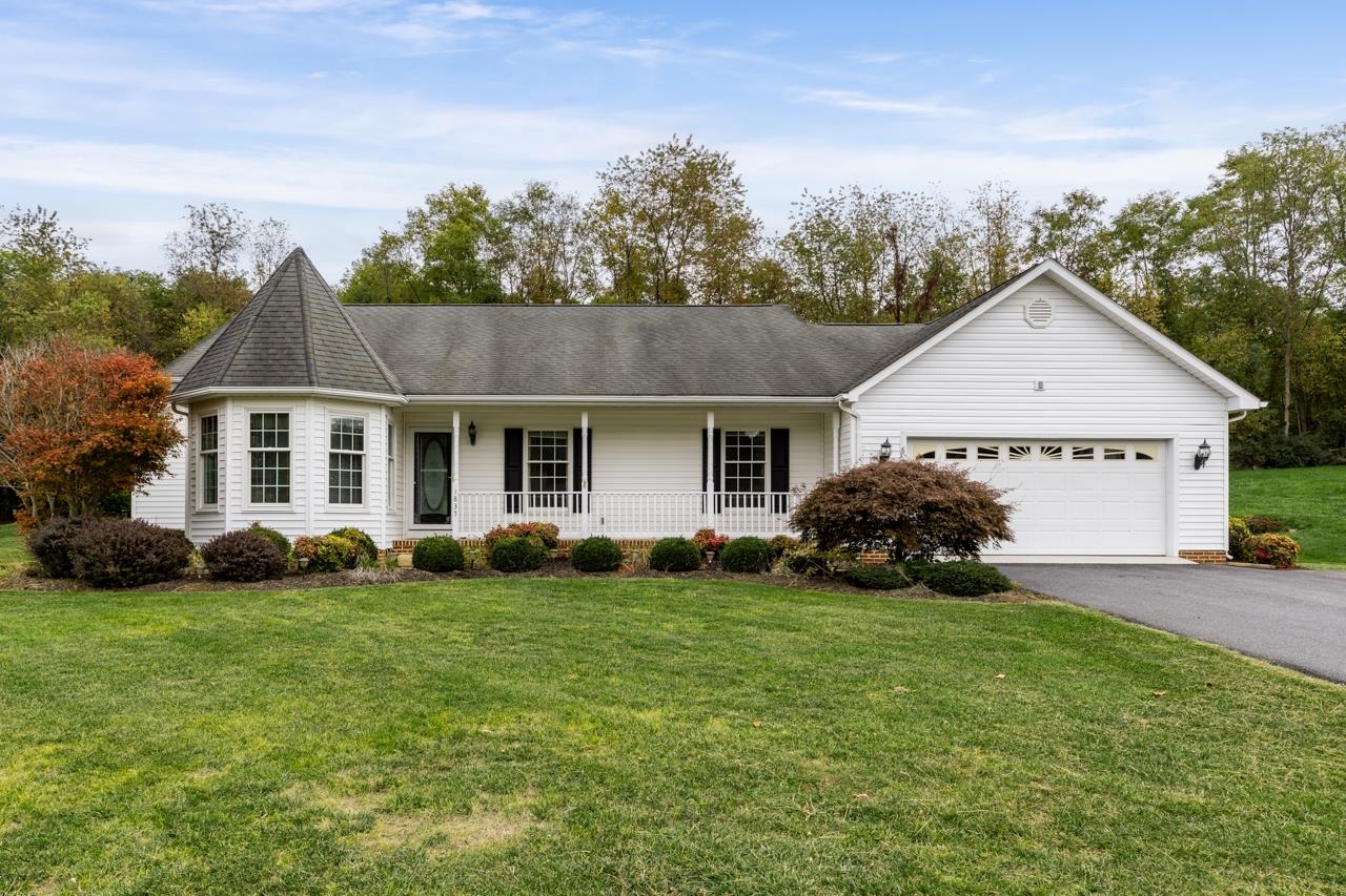 1835 Harvard Road Waynesboro, VA 22980 - Photo 2 of 41 Gallery Image 2