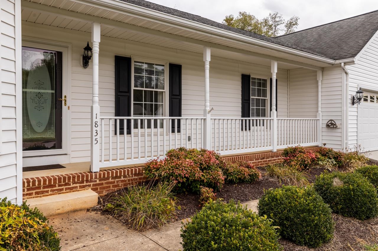 1835 Harvard Road Waynesboro, VA 22980 - Photo 4 of 41 Gallery Image 4