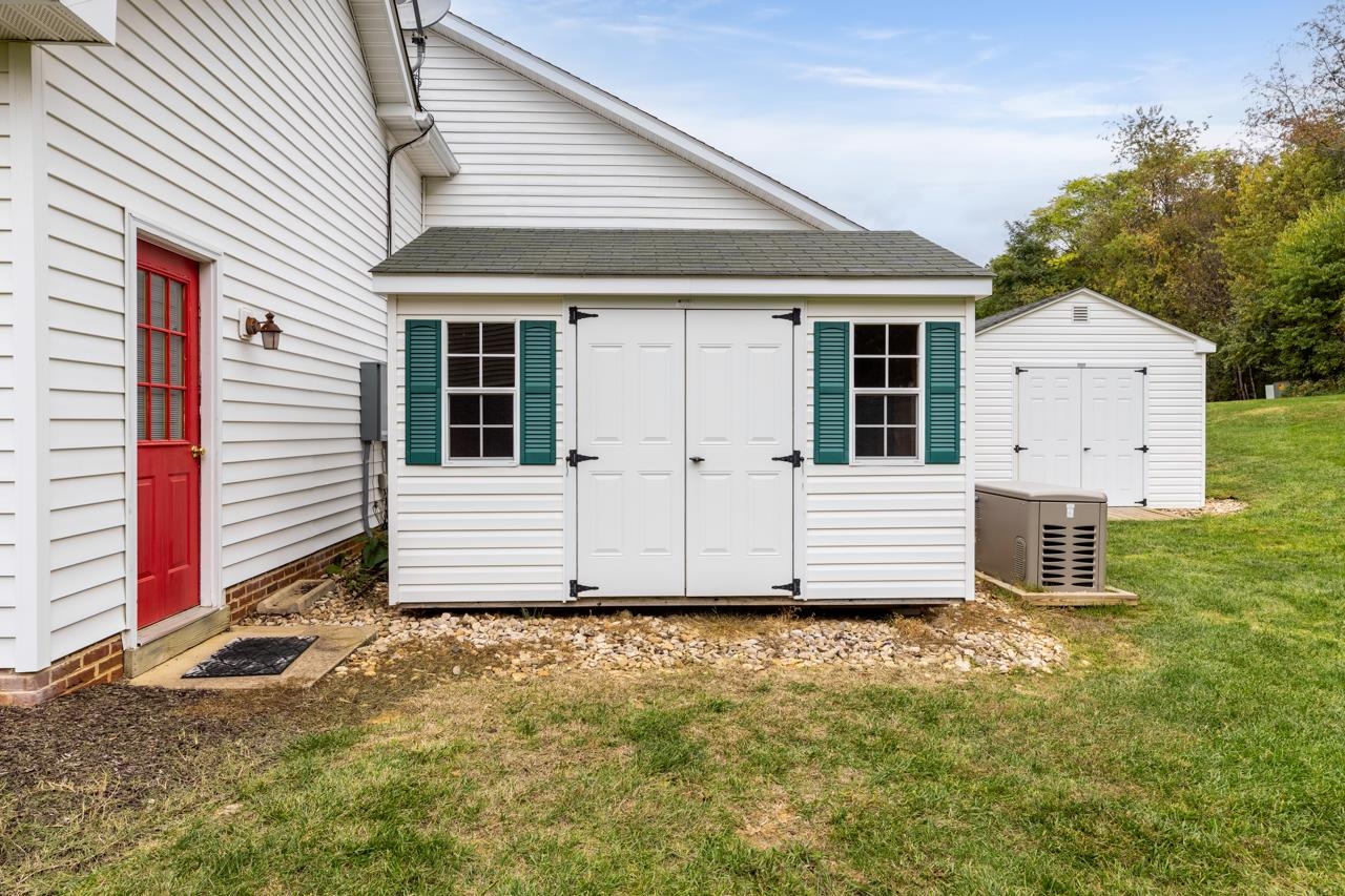 1835 Harvard Road Waynesboro, VA 22980 - Photo 8 of 41 Gallery Image 8