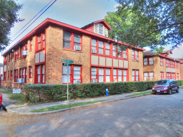 $1,095 | 1136 Berthea Street, Unit 15, Houston, TX 77006