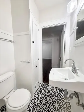 $1,095 | 1136 Berthea Street, Unit 15, Houston, TX 77006