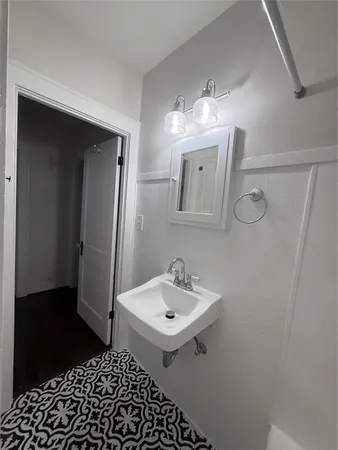 $1,095 | 1136 Berthea Street, Unit 15, Houston, TX 77006