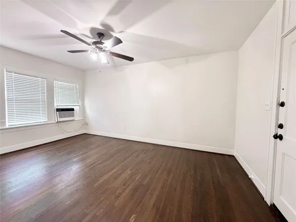 $1,095 | 1136 Berthea Street, Unit 15, Houston, TX 77006