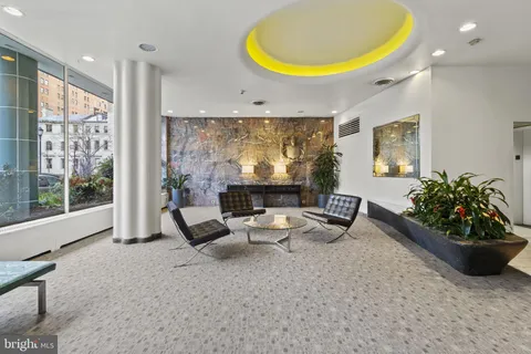 $320,000 | 1810 Rittenhouse Square, Unit 610, Philadelphia, PA 19103