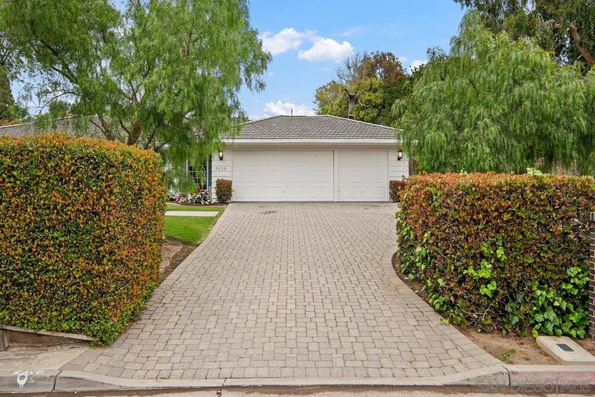 6229 La Jolla Mesa Drive La Jolla, CA 92037 - Photo 3 of 39 front view of a house with a yard