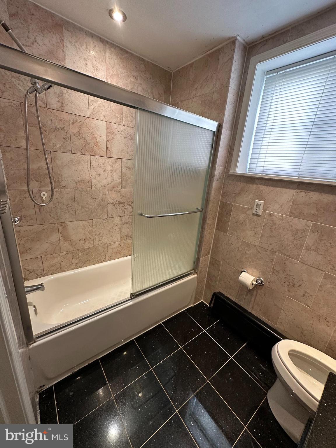 1505 Morris Street Philadelphia, PA 19145 - Photo 20 of 27 full bathroom