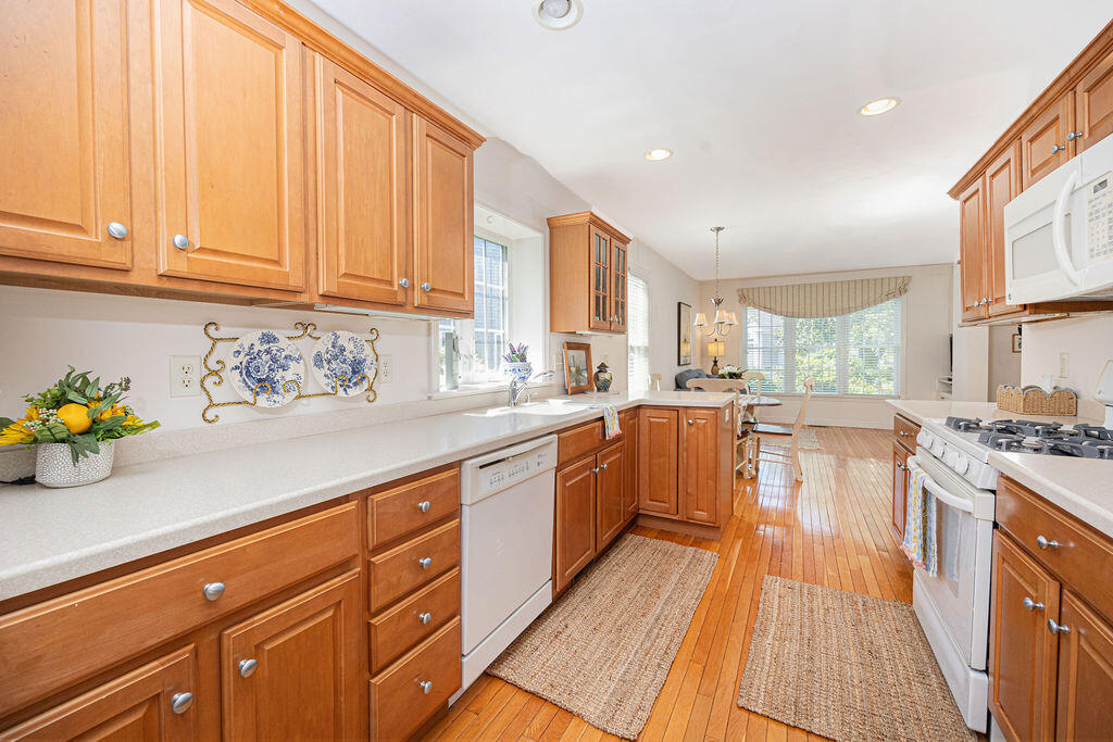 54 Stratford Ridge Mashpee, MA 02649 - Photo 8 of 42 _MG_9993