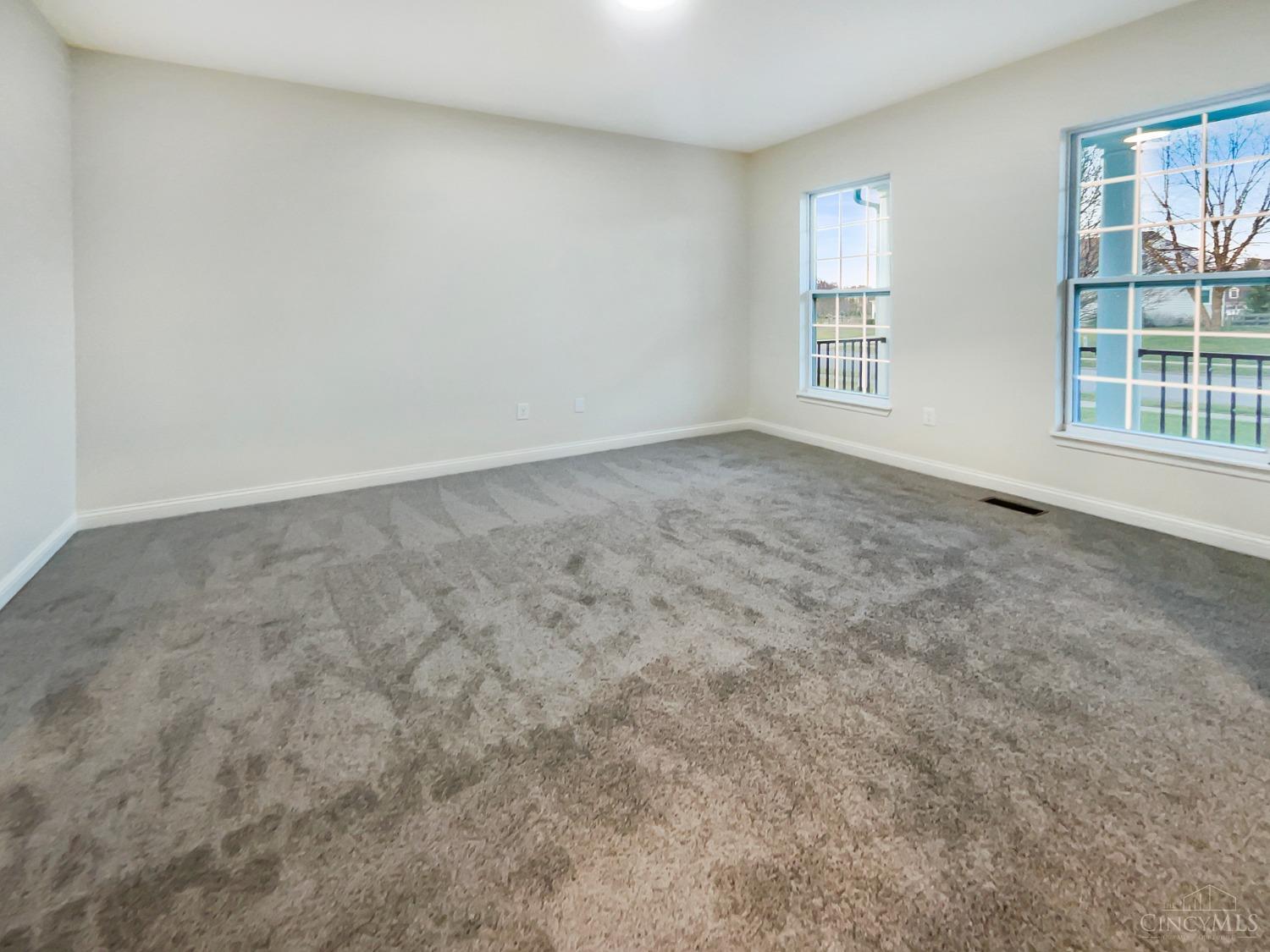 667 Hyacinth Road Cincinnati, OH 45245 - Photo 8 of 25 Gallery Image 8