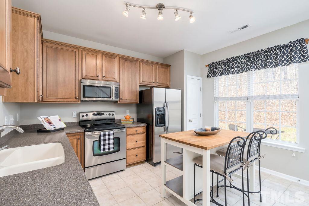 5225 Moonview Court Raleigh, NC 27606 - Photo 7 of 22 Gallery Image 7