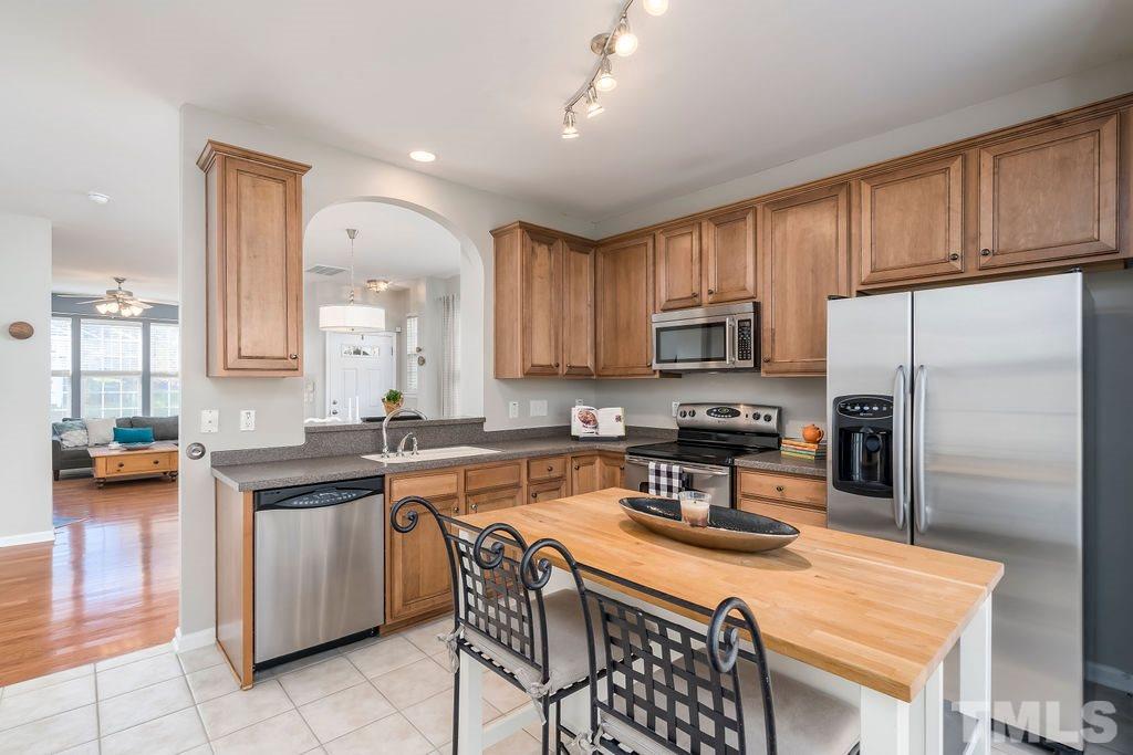 5225 Moonview Court Raleigh, NC 27606 - Photo 8 of 22 Gallery Image 8