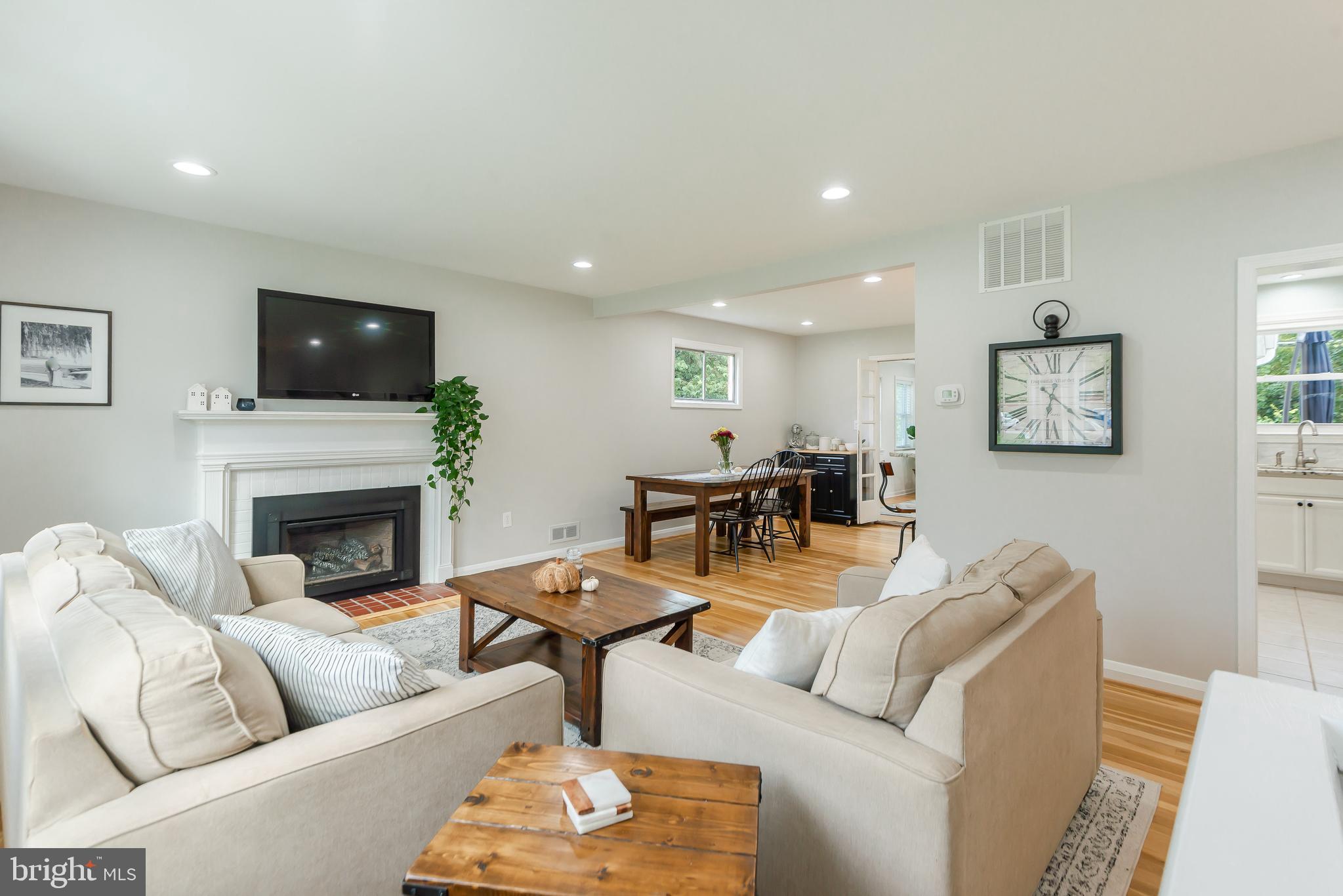14 Ridgefield Road Lutherville-Timonium, MD 21093 - Photo 3 of 48 Walk in and be greeted by the living room
