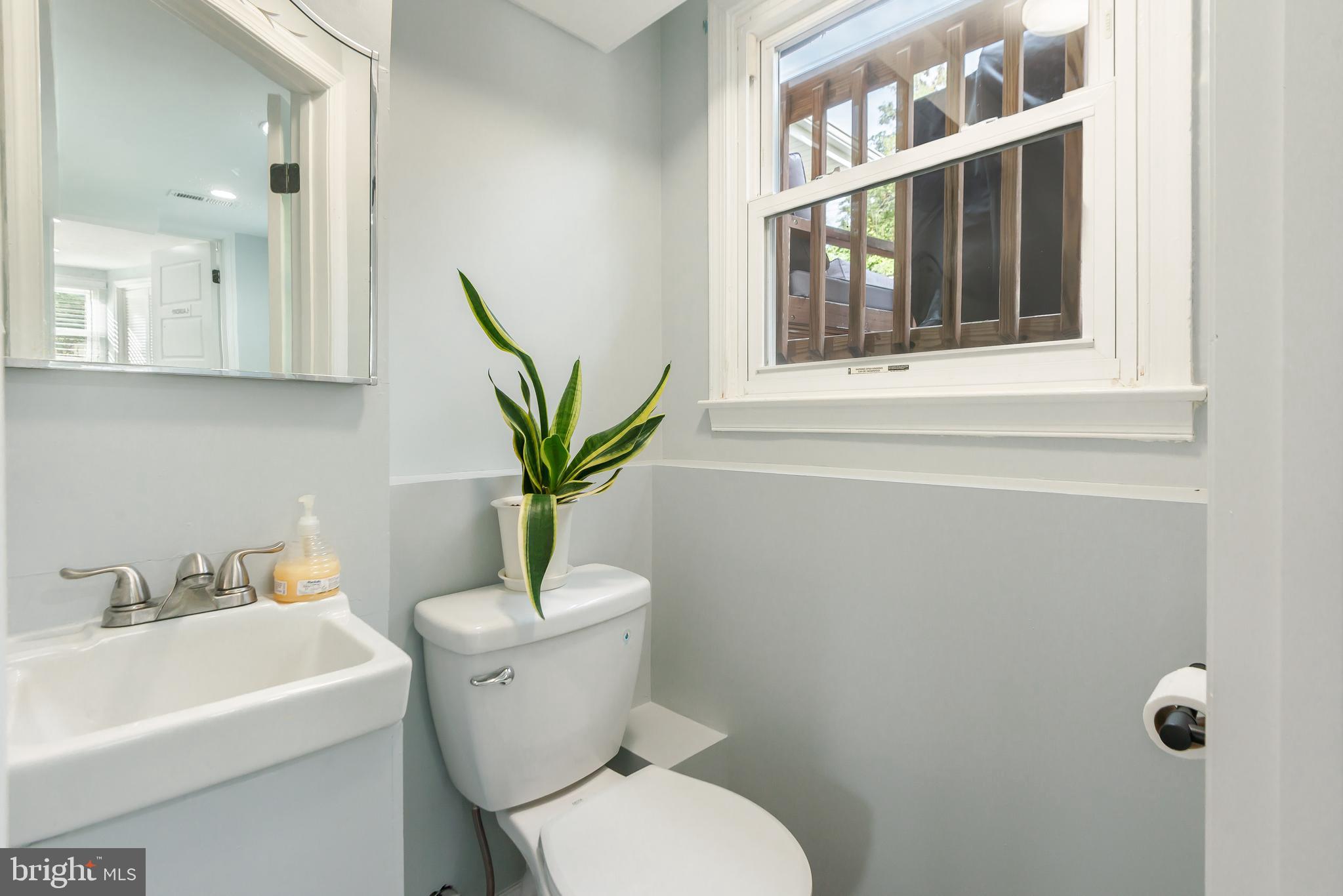 14 Ridgefield Road Lutherville-Timonium, MD 21093 - Photo 36 of 48 Half bath