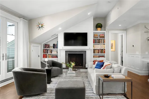 $2,350,000 | 50 School Street, Unit 7, Newport, RI 02840