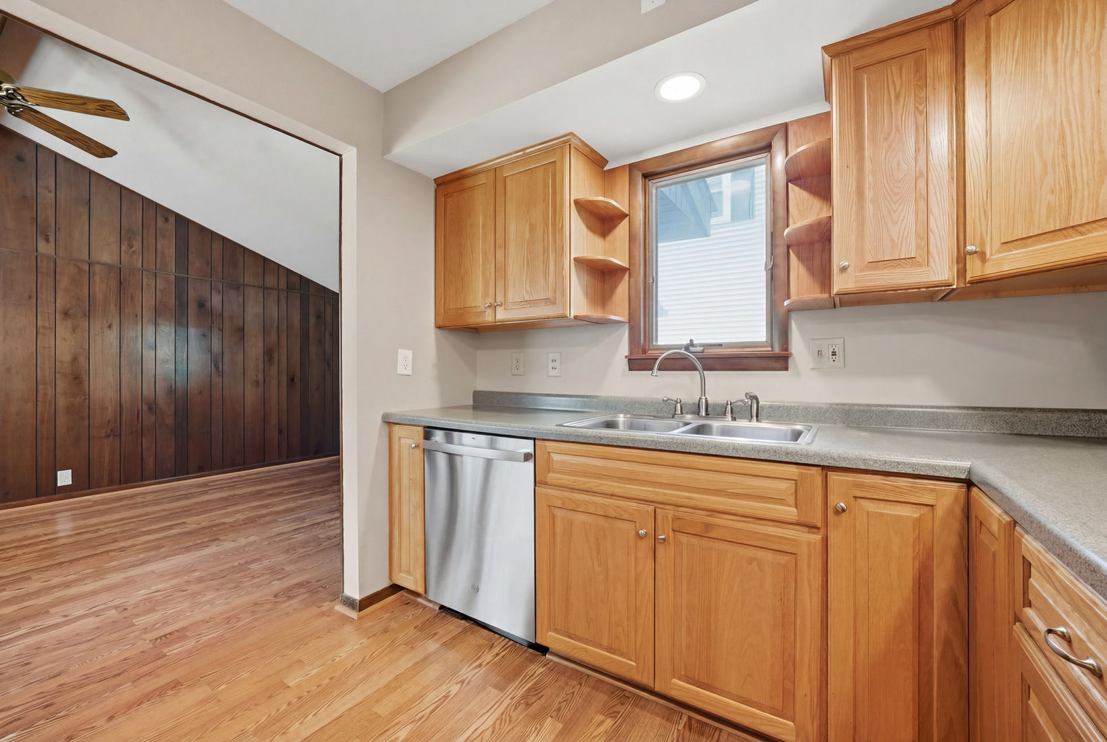 323 East Dresser Road DeKalb, IL 60115 - Photo 10 of 37