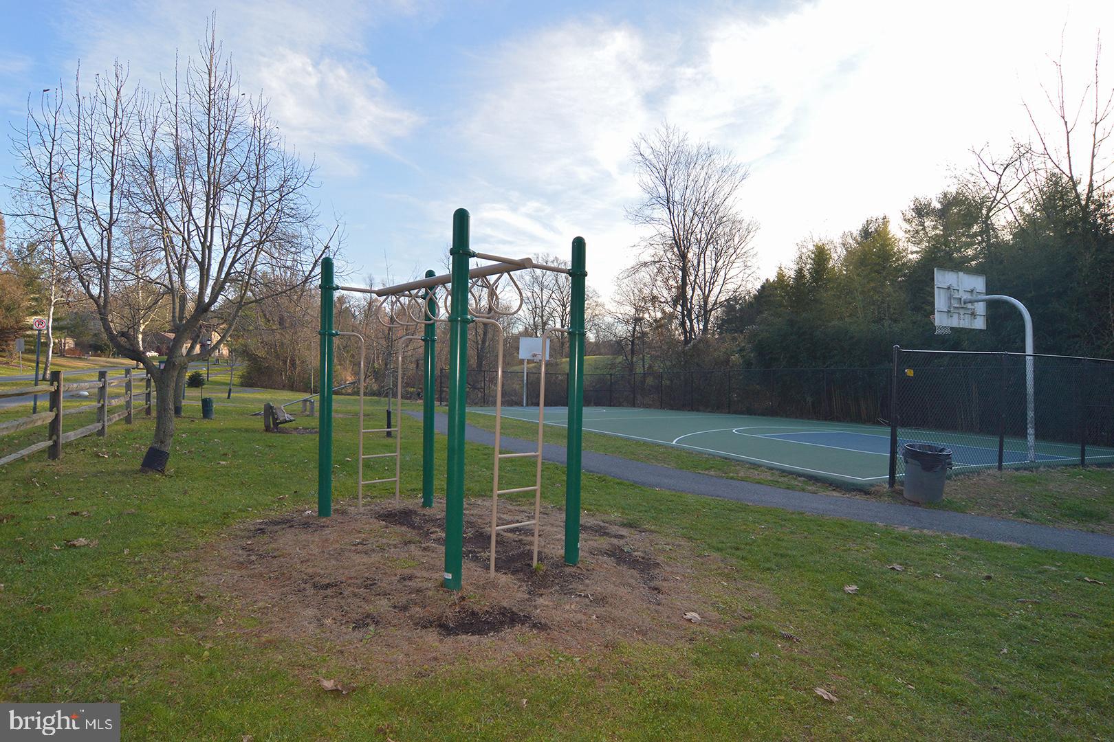 49 Par Drive Reading, PA 19607 - Photo 34 of 37 Community basketball court and playground