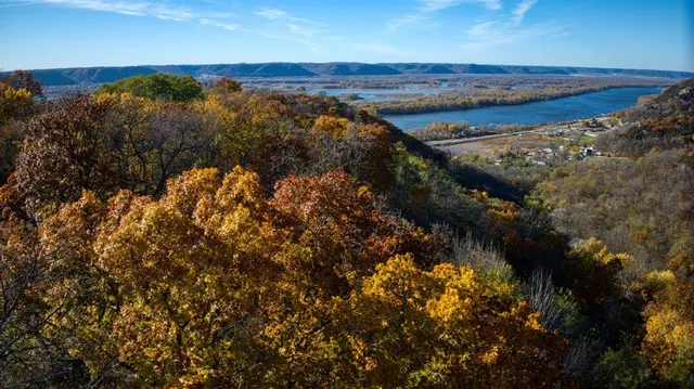 $99,900 | 65930 Desoto Bluffs Drive, De Soto, WI 54624