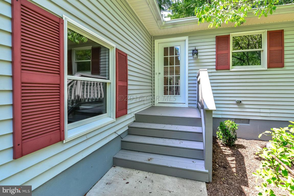 267 Windjammer Road Ocean Pines, MD 21811 - Photo 3 of 54