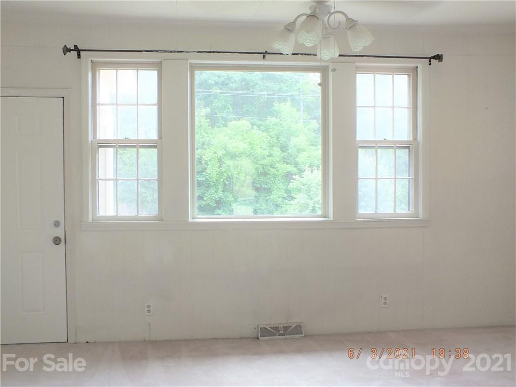 1473 Old Landsford Road Lancaster, SC 29720 - Photo 12 of 29 an empty room with a window