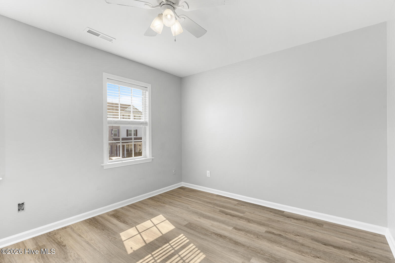 402 Caldwell Loop Jacksonville, NC 28546 - Photo 15 of 27 Bedroom Nr. 1