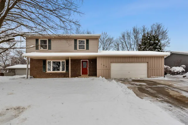$375,000 | 157 South Regis Road, Saukville, WI 53080