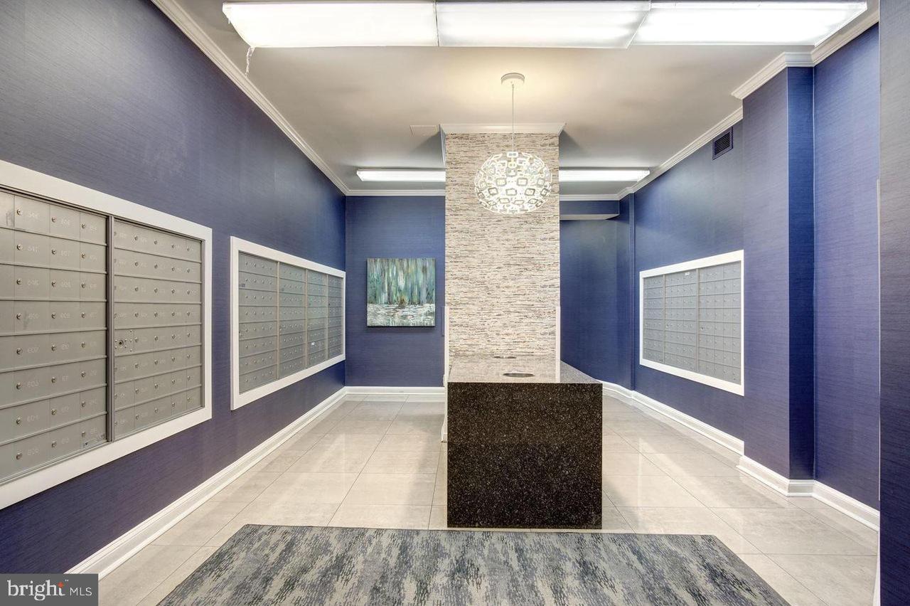 1011 Arlington Boulevard, Unit 930 Arlington, VA 22209 - Photo 30 of 42 a view interior of the house