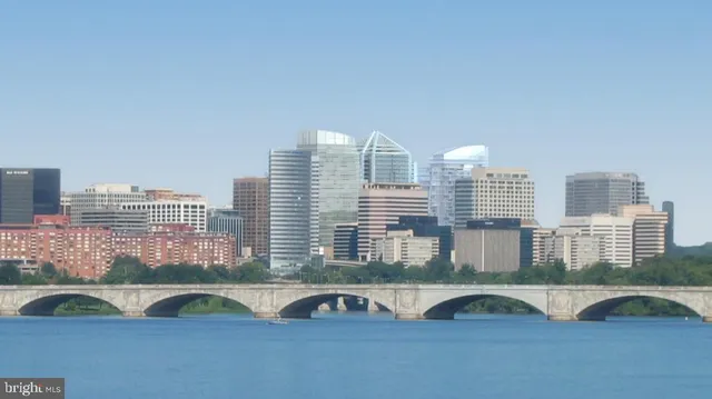 $3,200 | 1011 Arlington Boulevard, Unit 930, Arlington, VA 22209