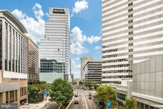 $3,200 | 1011 Arlington Boulevard, Unit 930, Arlington, VA 22209