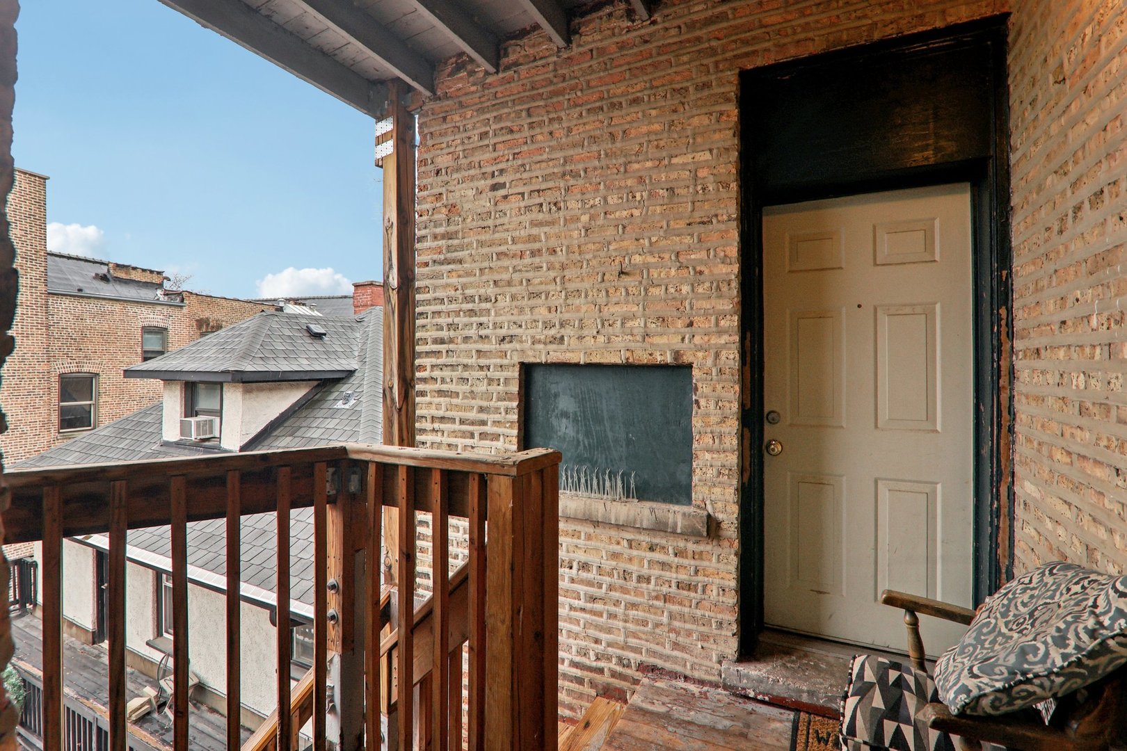 7023.5 North Sheridan Road, Unit 3S Chicago, IL 60626 - Photo 17 of 19 a view of front door of house