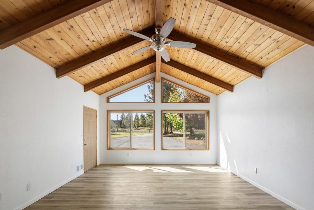 9871 Old Wagon Road Klamath Falls, OR 97601 - Photo 16 of 32 83886