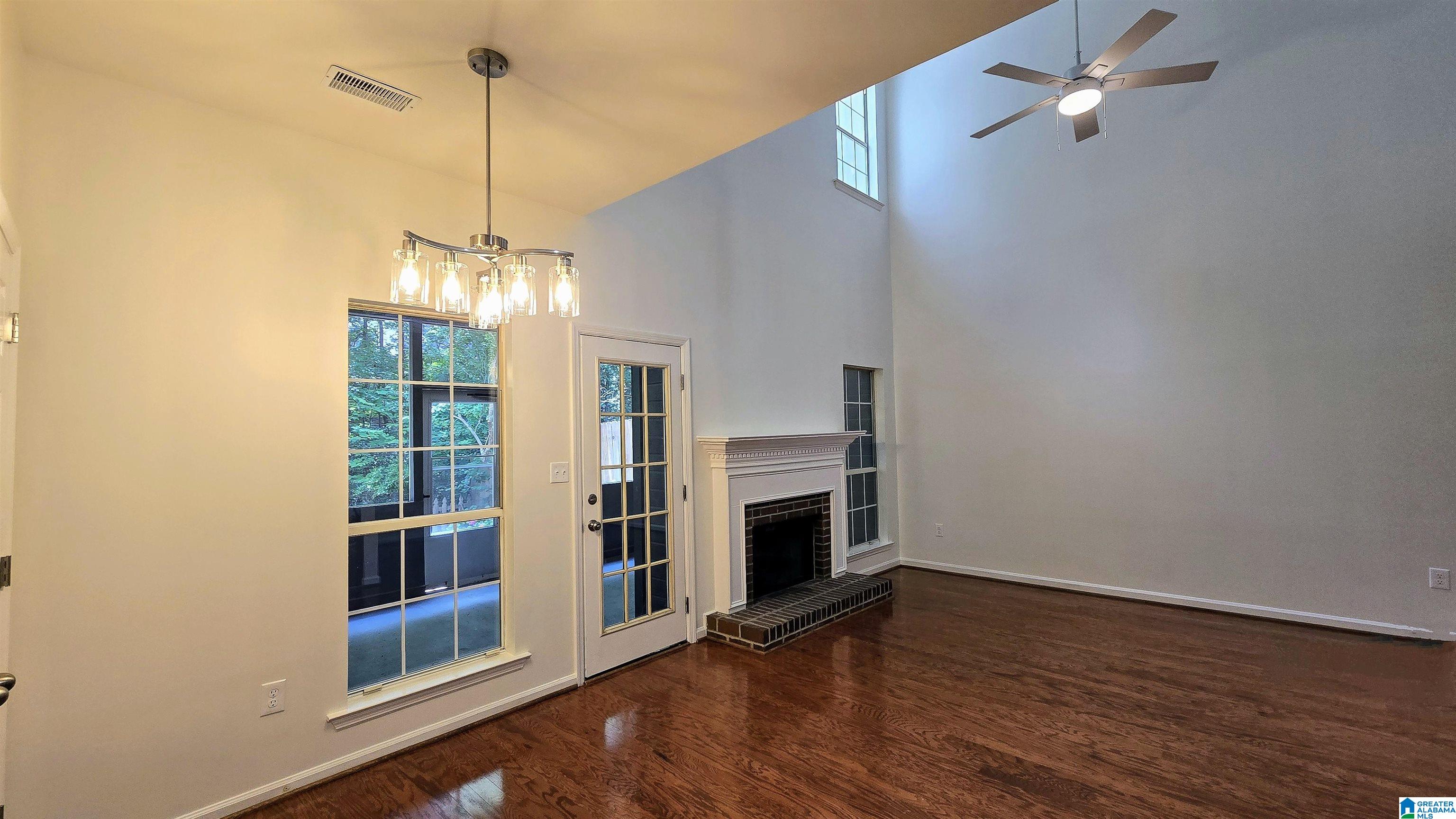 132 Timberleaf Circle Alabaster, AL 35007 - Photo 4 of 31
