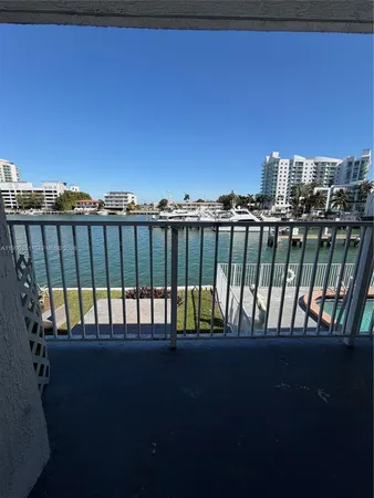 $1,800 | 7917 West Drive, Unit 28, North Bay Village, FL 33141