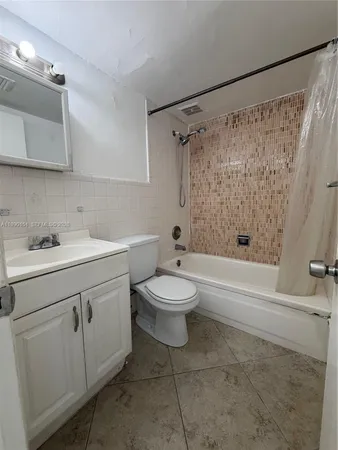 $1,800 | 7917 West Drive, Unit 28, North Bay Village, FL 33141