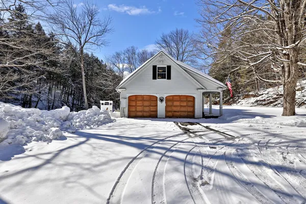 $699,900 | 300 Highway 121, Grafton, VT 05146