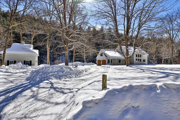 $699,900 | 300 Highway 121, Grafton, VT 05146