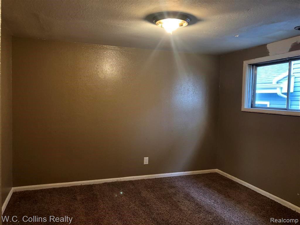 4012 Hunt Road Lapeer, MI 48446 - Photo 7 of 19 IMG_2848.JPG