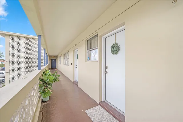 $2,400 | 11960 Northeast 19th Drive, Unit 17, North Miami, FL 33181